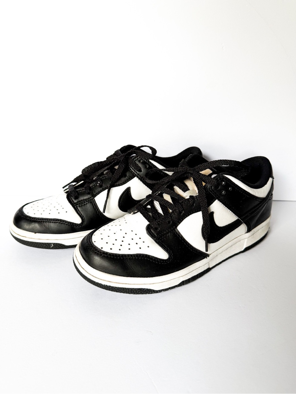 Nike Dunk Low “panda” black and white youth sneakers cw1590-100 size Y5.5